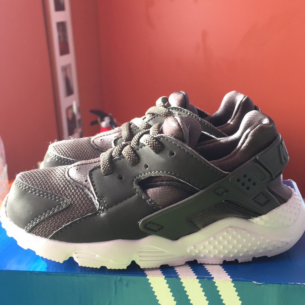 Huarache sneakers--olive